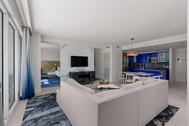 2BR W Residence FLL OCEAN VIEWS Infinity pool hot tub large balcony easy amentiy access - image 21