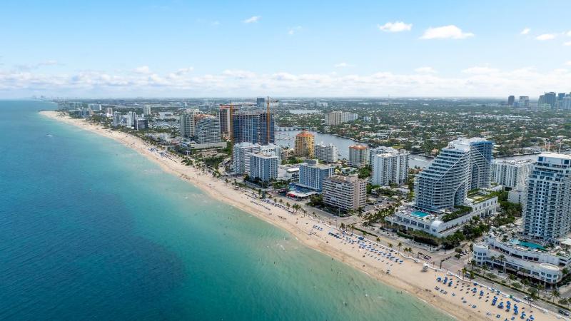 2BR W Residence FLL OCEAN VIEWS Infinity pool hot tub large balcony easy amentiy access - image 19