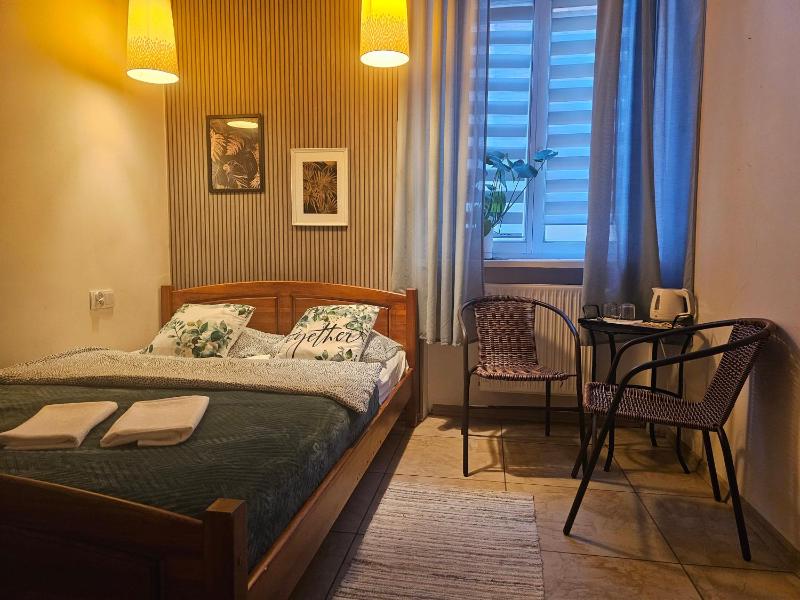 Double Room with Private Bathroom image 4