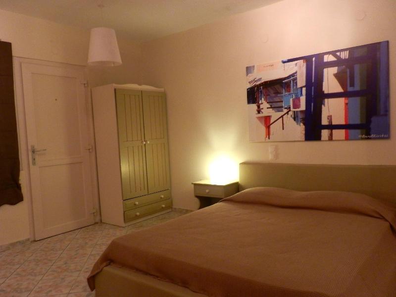 Studio with Sea View - 1 Double and 1 Single Bed image 3
