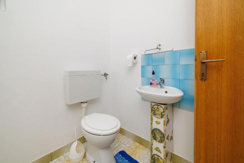 Apartments Zvonimir - image 8