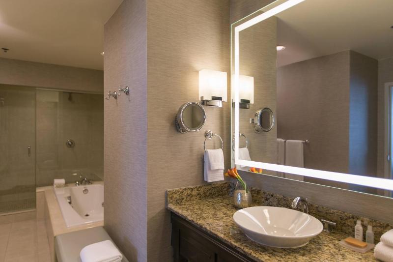 Renaissance Tampa International Plaza Hotel - image 33