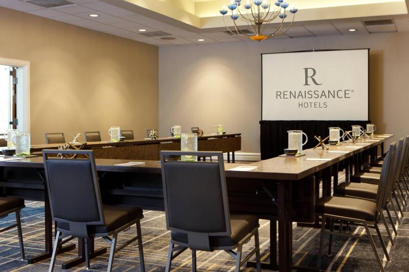 Renaissance Tampa International Plaza Hotel - image 11