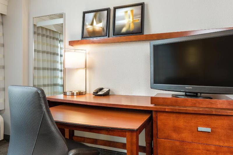 Courtyard by Marriott Houston by The Galleria - image 12