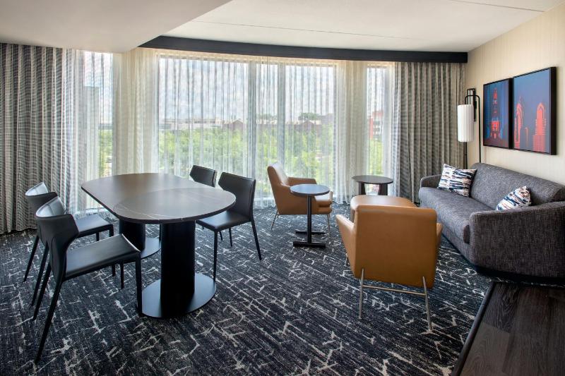 Courtyard by Marriott Philadelphia South at The Navy Yard - image 11
