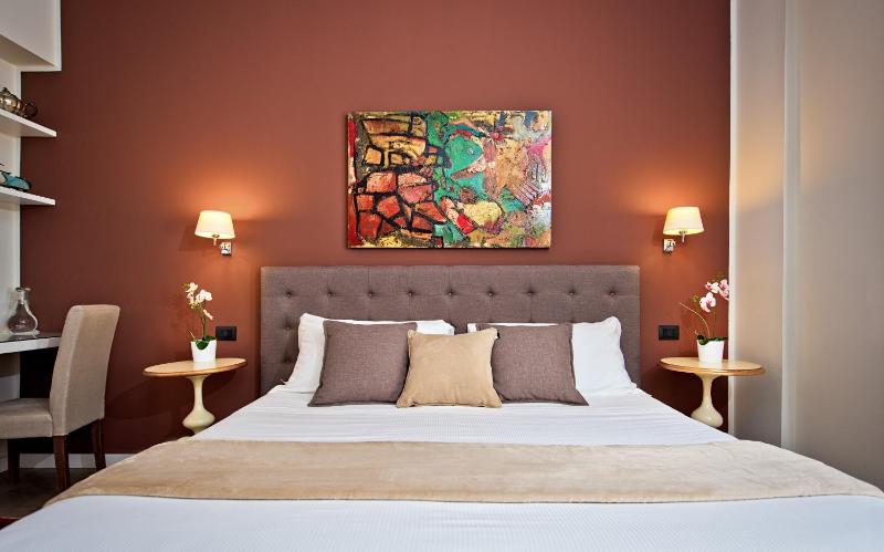 Superior Double Room image 3