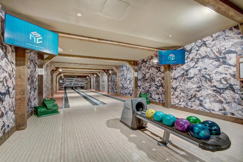 Luxury 1 Bedroom Condo with Slopeside View condo - image 13