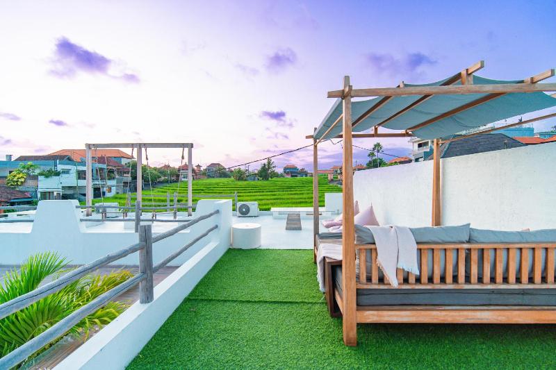 Villa Aurelia - 2 Bedrooms Rooftop Villa in Canggu - image 41