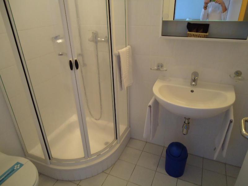 Double Room image 3