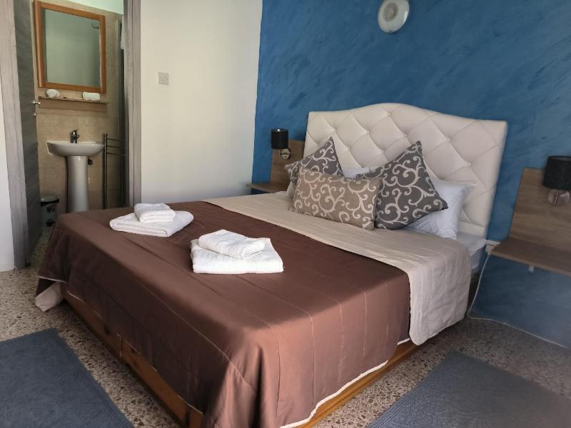 Superior Double Room image 4