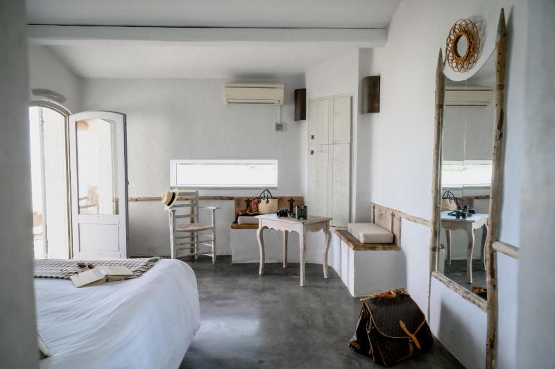 Superior Double Room with Shower and Lake view image 4