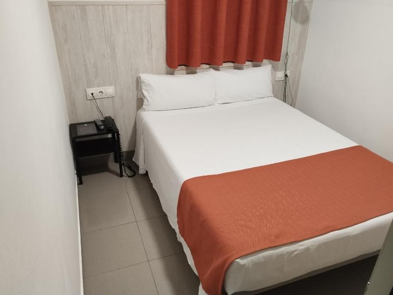 Economy Single Room image 2