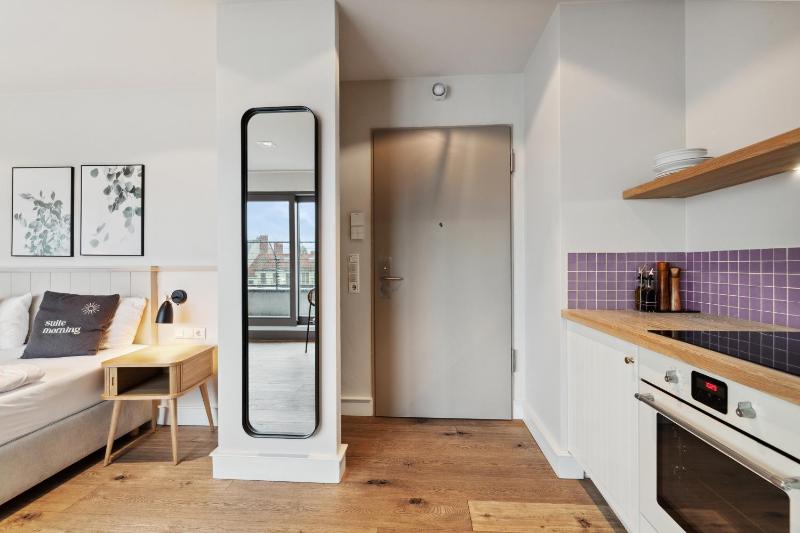 Suite M with rooftop terrace & city view image 3