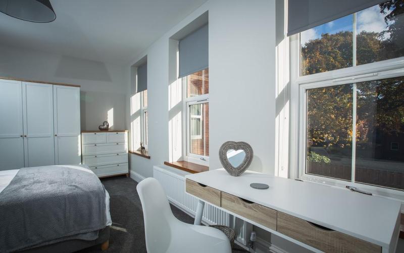 Larges Street - 1 Bedroom Superior Apartment image 3