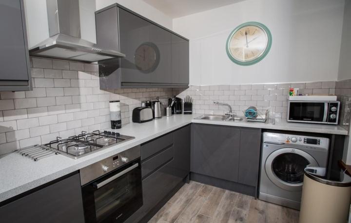 Two-Bedroom Apartment image 4