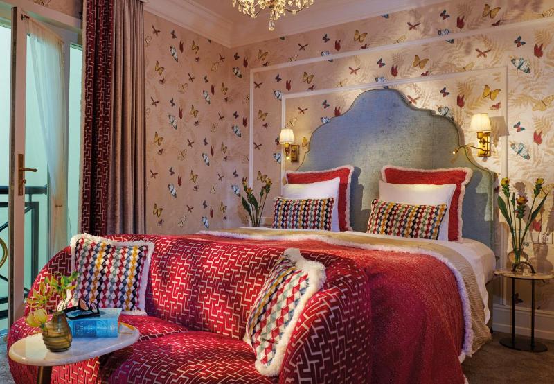 Deluxe Double or Twin Room image 4