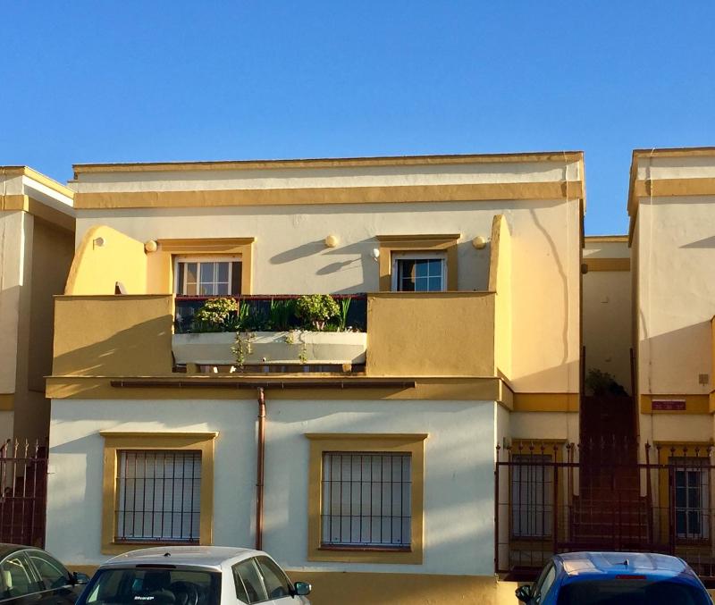Studio Apartment with Sea View image 3