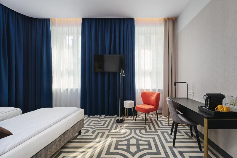 Standard Twin Room - Non-Smoking image 4