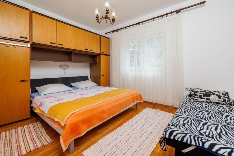 Apartments Zvonimir - image 2