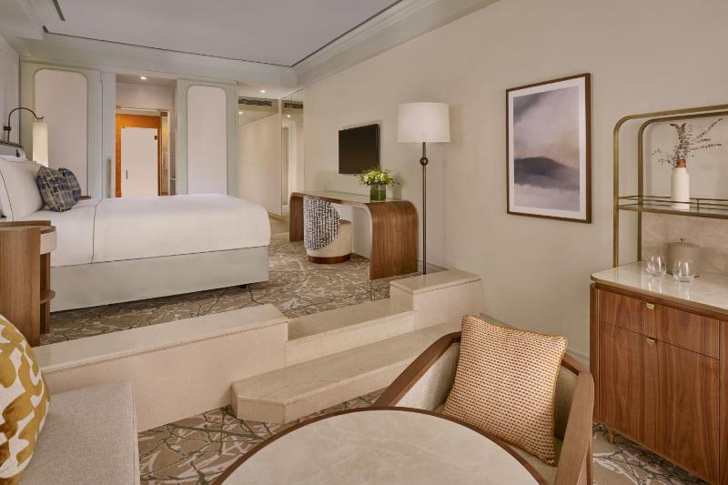 Junior Suite with King or Twin Beds and Resort View image 1