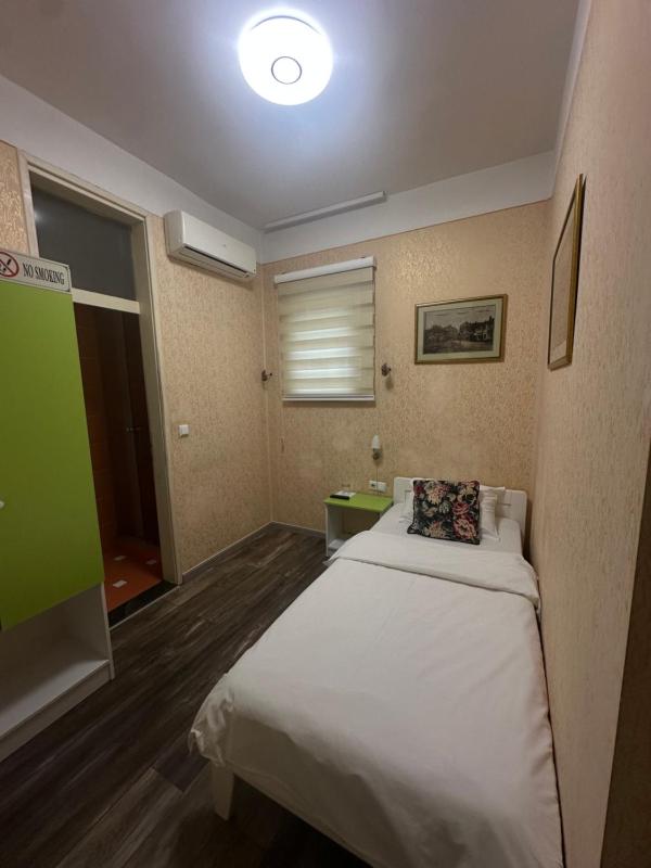 Single Room image 1