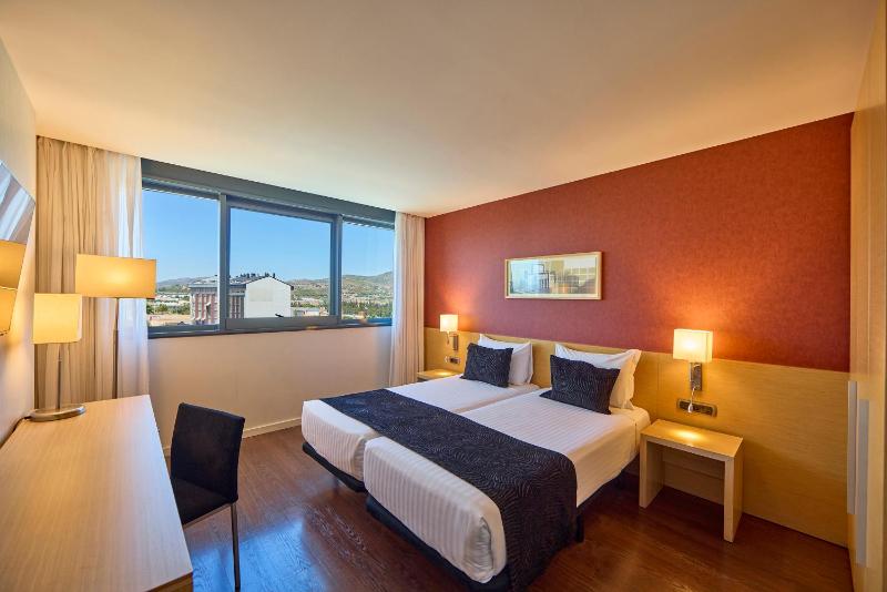 Twin Room image 1