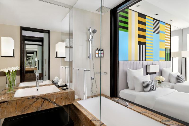 Executive Twin Room with Burj Khalifa View image 3
