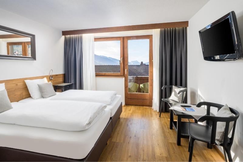 Double Room image 3
