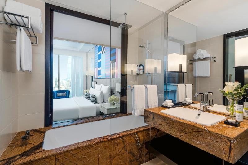 Superior King Room image 2
