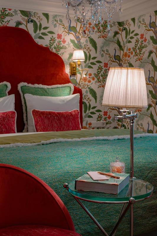 Deluxe Double or Twin Room image 2