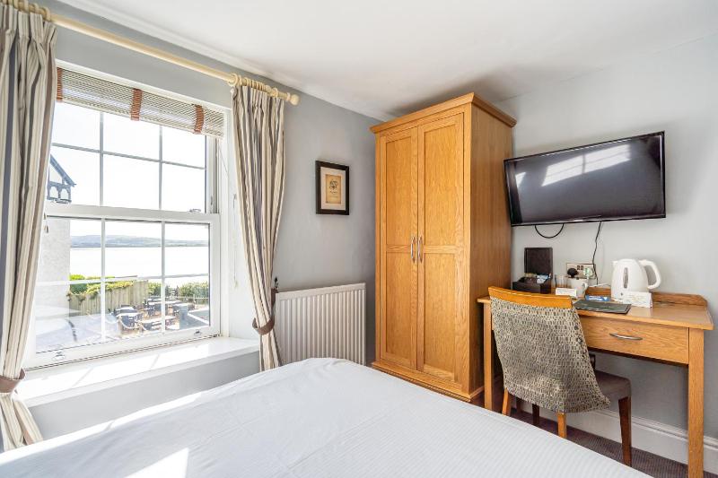 Small Double Room with Sea View  image 4