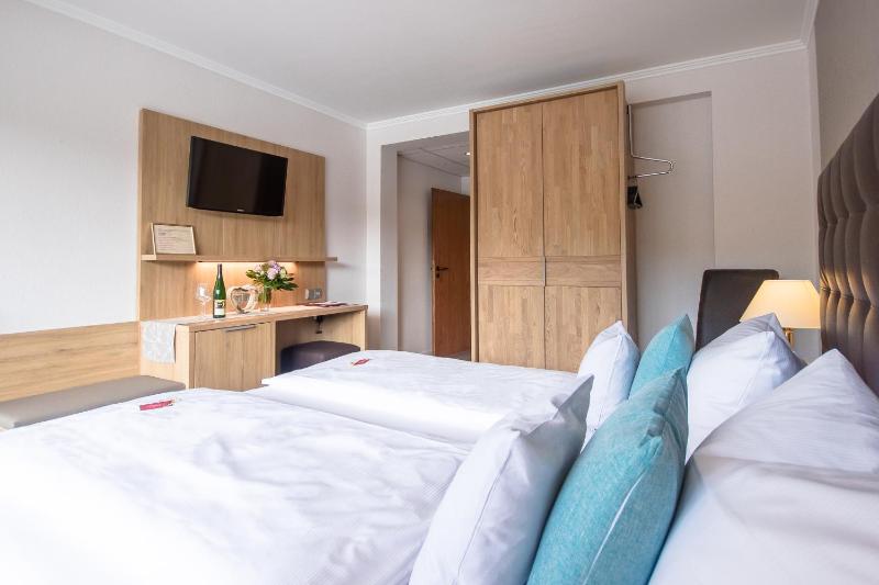 Double Room image 2