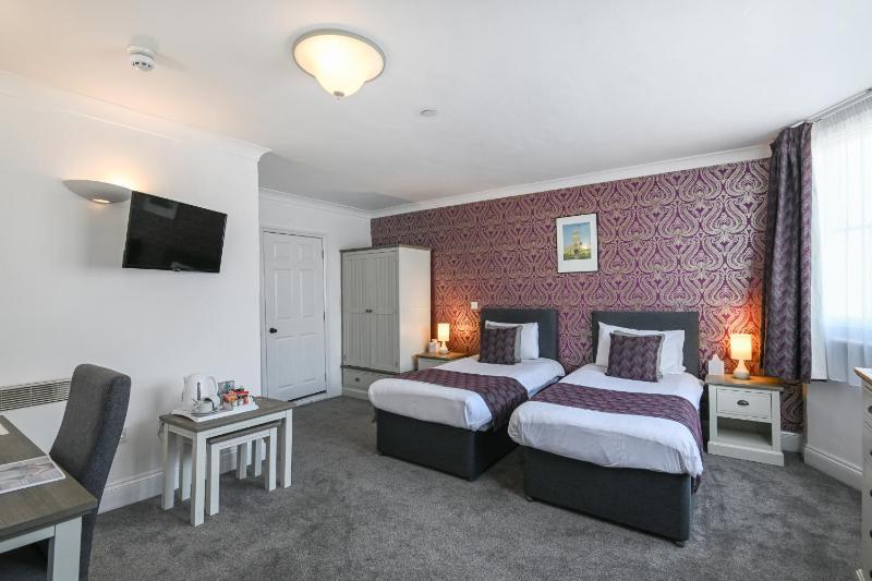 Deluxe Twin Room image 3