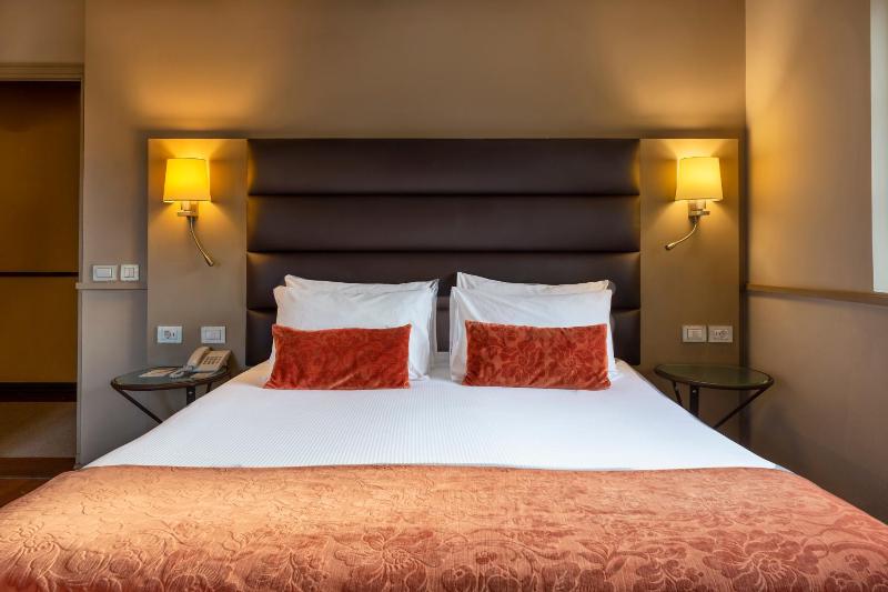 Double Room image 4