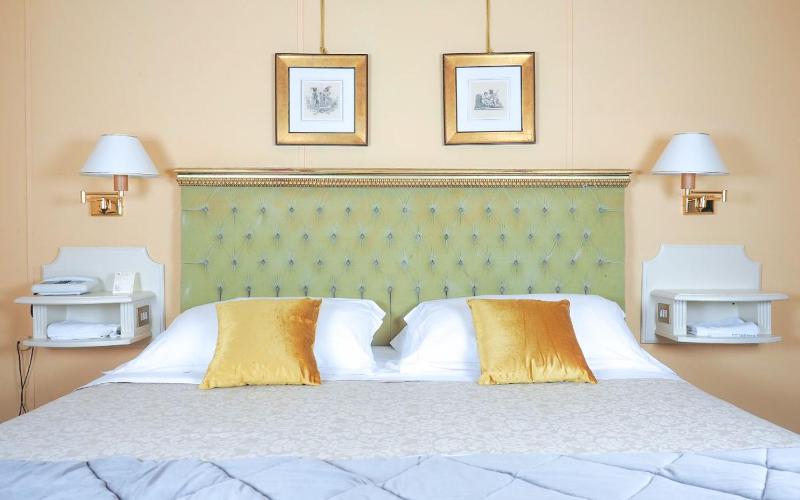 Double Room with Garden View image 3