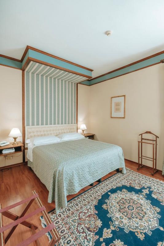 Double Room with Garden View image 1