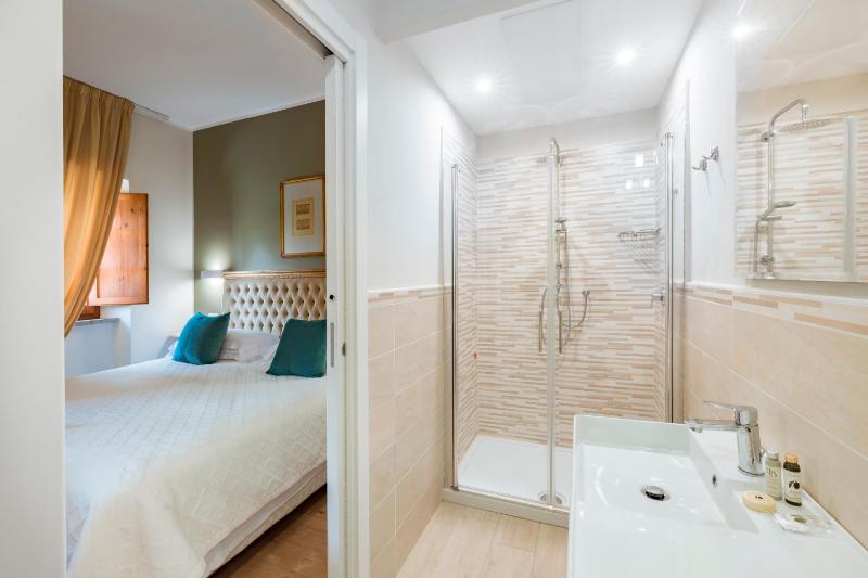 Deluxe Room image 4