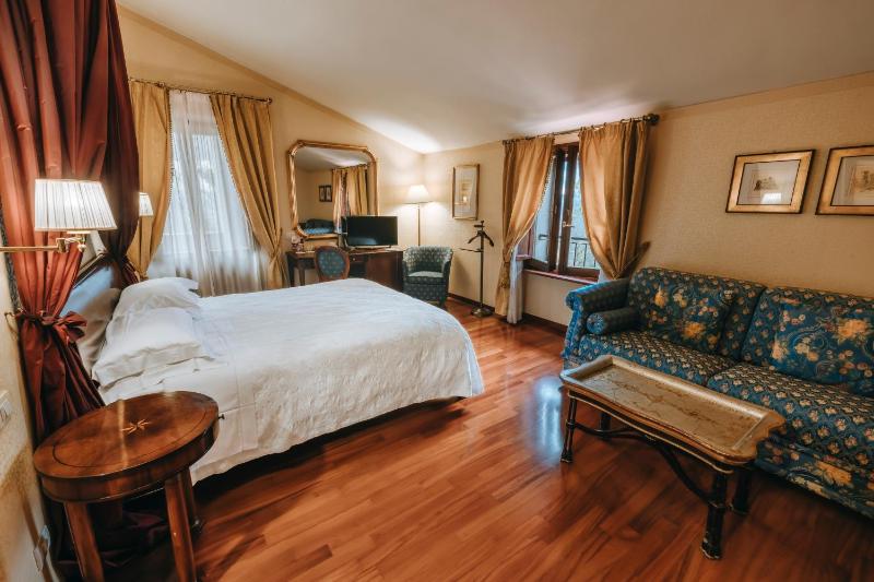 Junior Suite with Garden View image 3