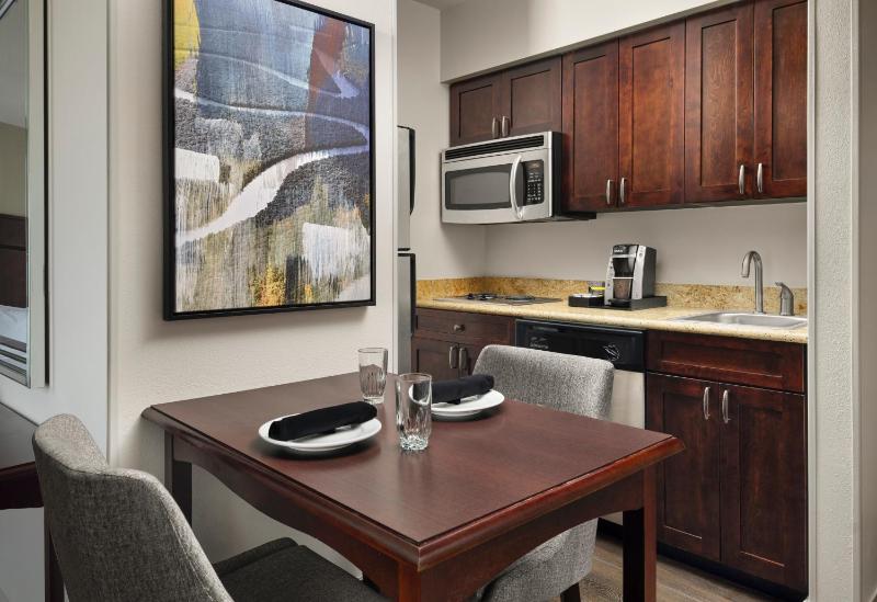King Studio Suite - Non-Smoking image 4