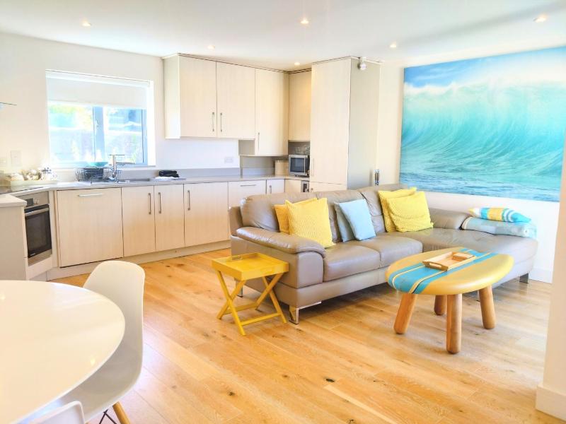Apartment with Sea View image 3