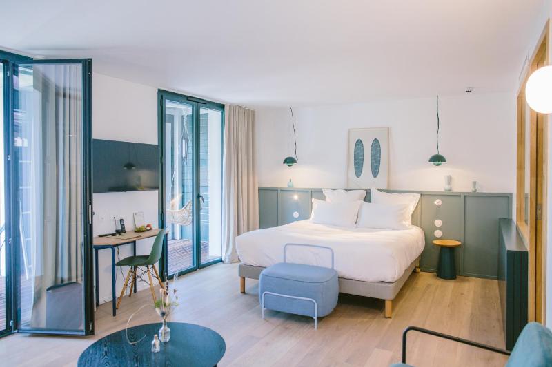 Junior Suite with Terrace image 1