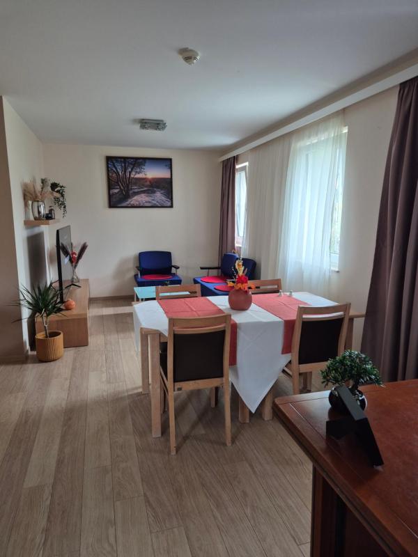 Three-Bedroom Deluxe Apartment image 2