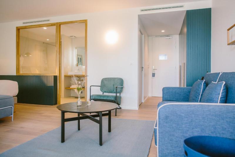 Junior Suite with Ocean View image 4