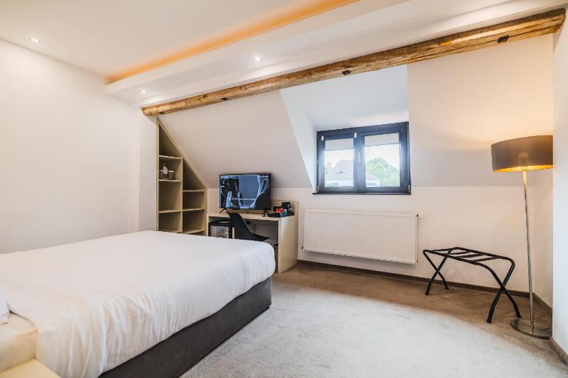 Standard Double Room image 1