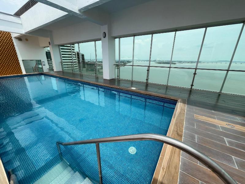 Gallery Suite en Riverfront Puerto Santa Ana - image 14