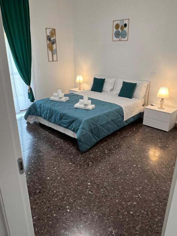 Laura Home - image 8