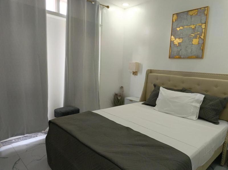 L F Suites - image 6