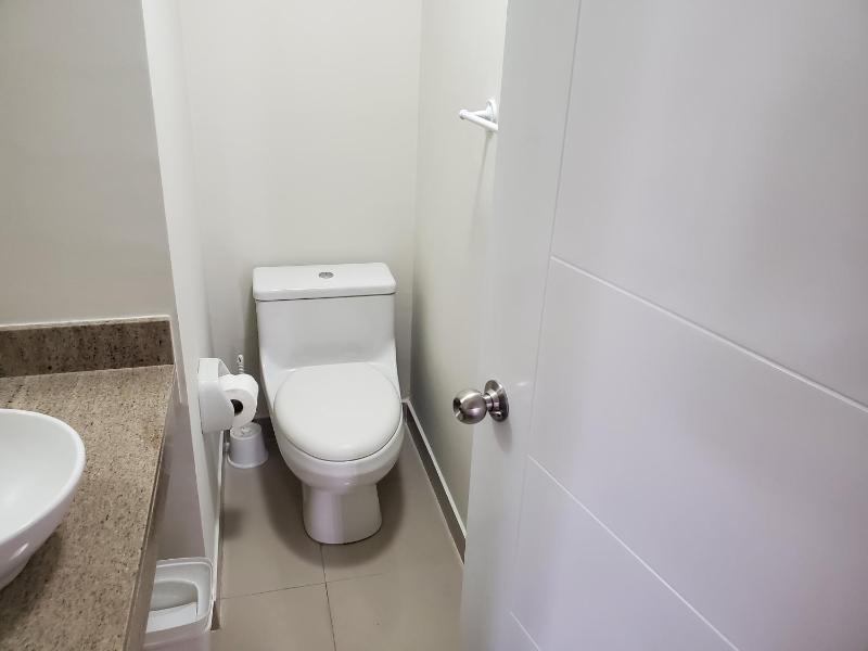 New! Modern 4BR Apartment Miraflores Lima - image 5