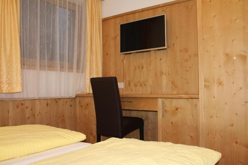 Two-Bedroom Apartment with Balcony image 4