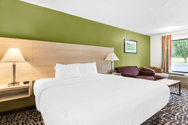 King Room - Non-Smoking image 2